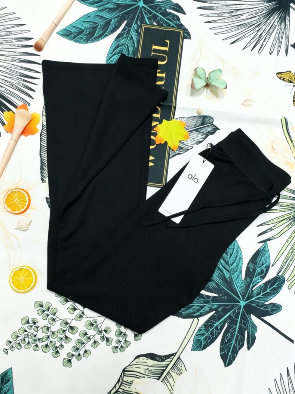 ALO Yoga NWT Sway Bootcut Sweatpant Black Elongating Lounge Pants🖤 - Picture 5 of 16